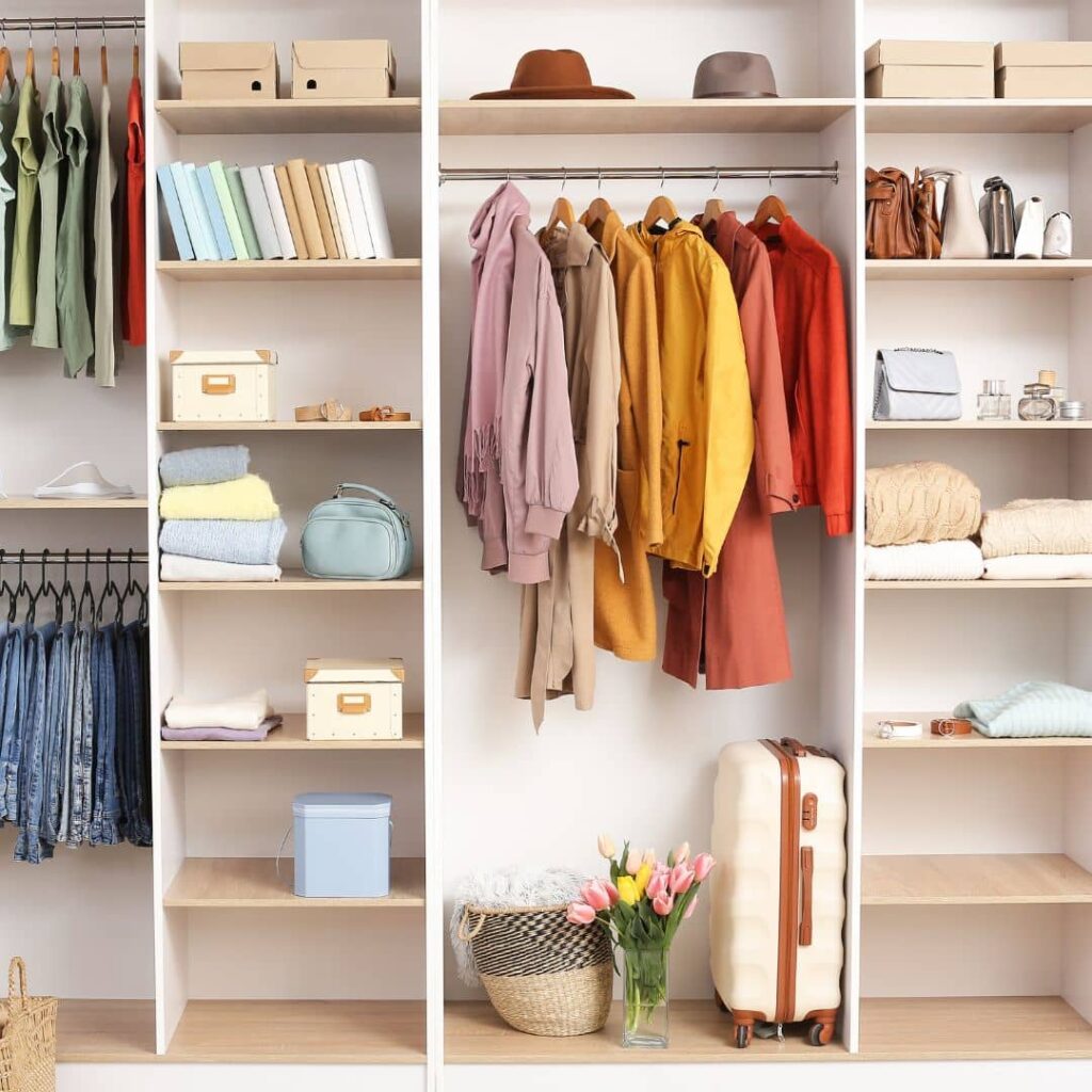 haiekinteriors-closet-home